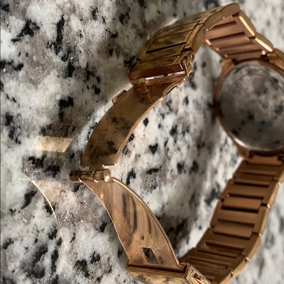 Michael Kors Watch - Picture 4 of 4